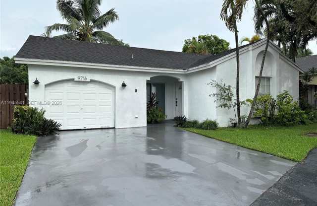 9716 NW 51st Ter