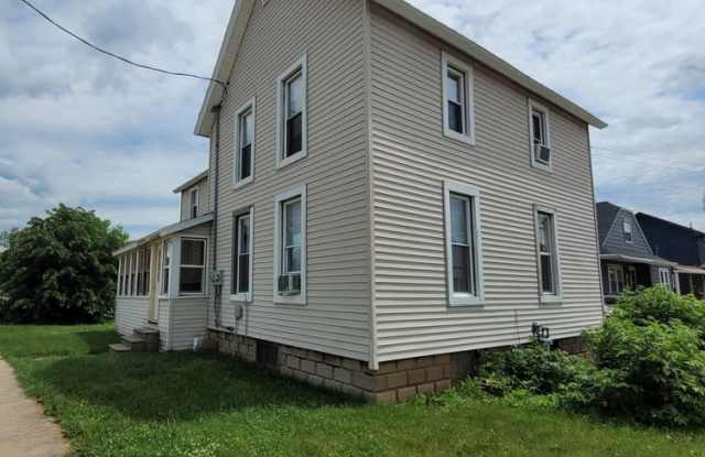 423 Draper Street - 423 1/2