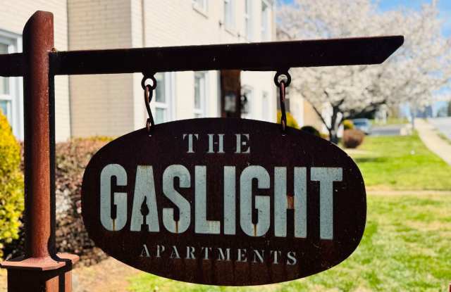 1108 West Friendly Ave Apt 1