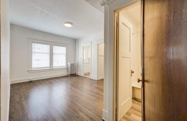 Photo of Virginian Apartments