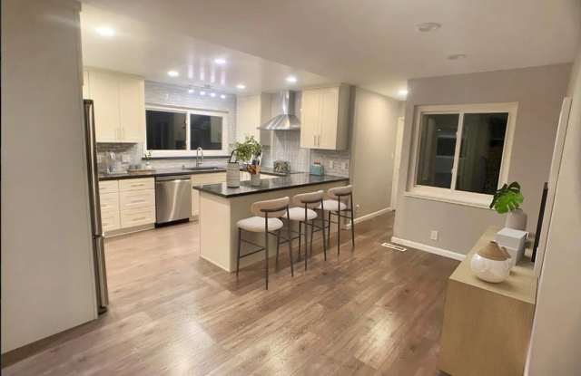 2330 Harborview Dr