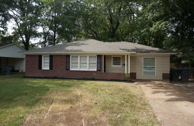 1447 Colonial Rd - 1447 Colonial Road, Memphis, TN 38117