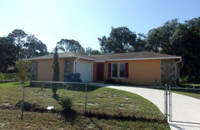 8456 Apple Orchard Rd - 8456 Apple Orchard Road, Spring Hill, FL 34608