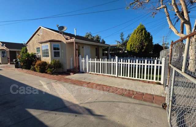 11307 South Grevillea Avenue