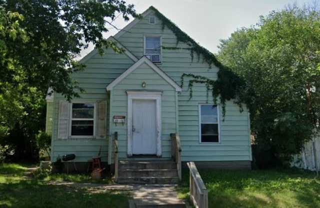 4 Bed / 2 Bath House Available