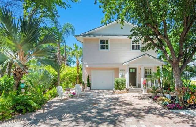 Photo of 2800 Lakeview