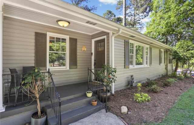 Photo of 2873 Briarcliff Road NE