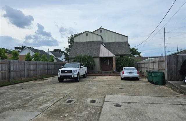 309 CHESTNUT Street