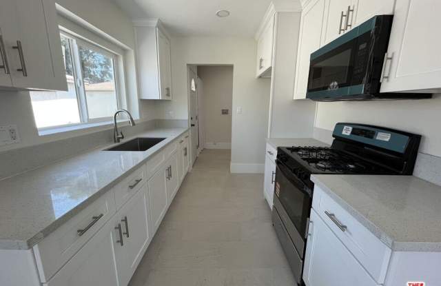 8640 Baring Cross St