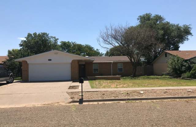 1817 Courtland - 1817 Courtland Cir, Clovis, NM 88101