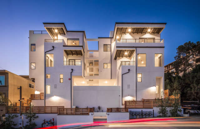 Photo of Gorgeous 4 Bed/3 Bath in USD Area with 3 Parking Spaces  *Washer/Dryer in Unit*