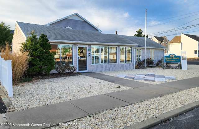 1800 Grand Central Avenue