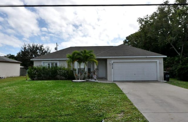 2712 SE Melaleuca Boulevard - 2712 Southeast Melaleuca Boulevard, Port St. Lucie, FL 34952