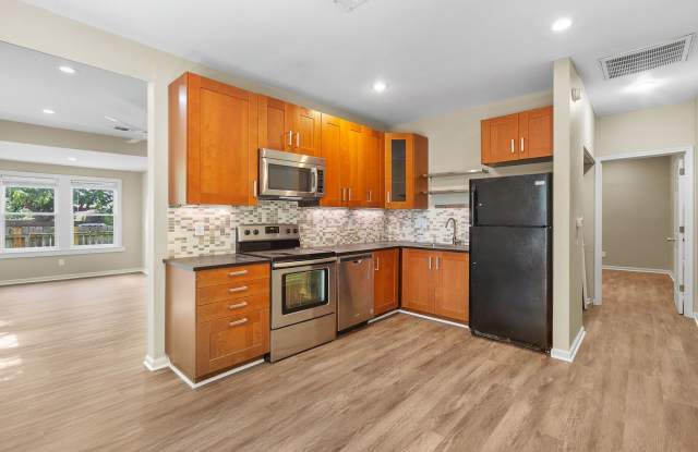 333 W Hutchison - Live, Work, Play!