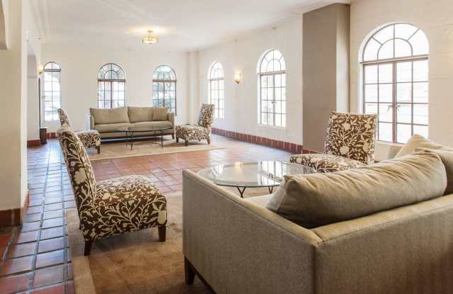 North Kingsley Apartment Homes