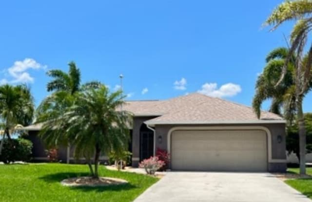 1024 NW 33rd Place - 1024 NW 33rd Pl, Cape Coral, FL 33993