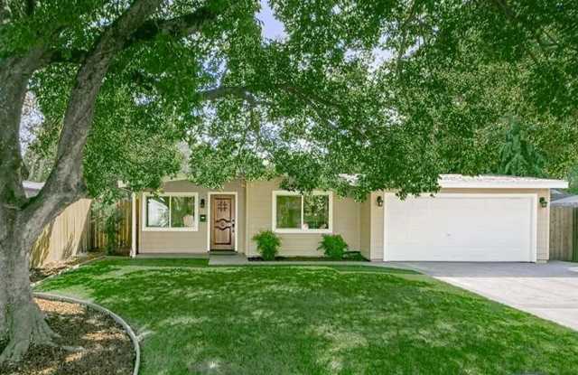 Fall Rental 4-bedroom, 1.5-bathroom