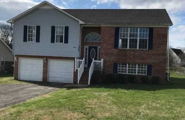 1908 Burlington Cir - 1908 Burlington Cir, Columbia, TN 38401