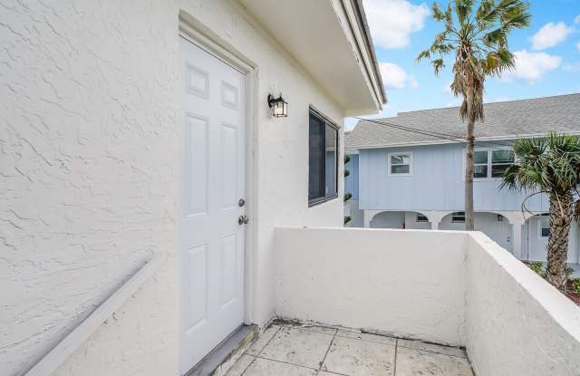 652 Hernando Street