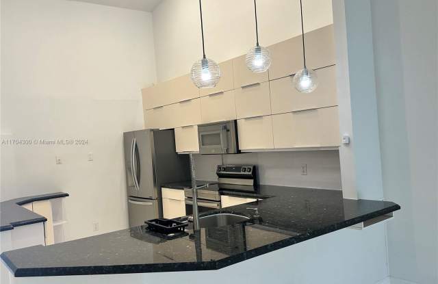 Photo of 7616 Pinewalk Drive South
