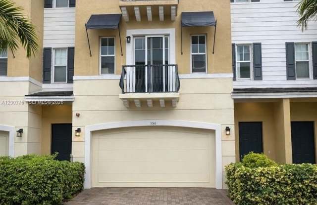 556 NW 39th Cir