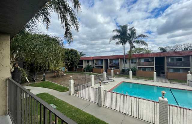 2 Bedroom Sunterra Condo in El Cajon remodeled with AC