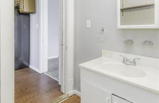 1109 East 8th Street