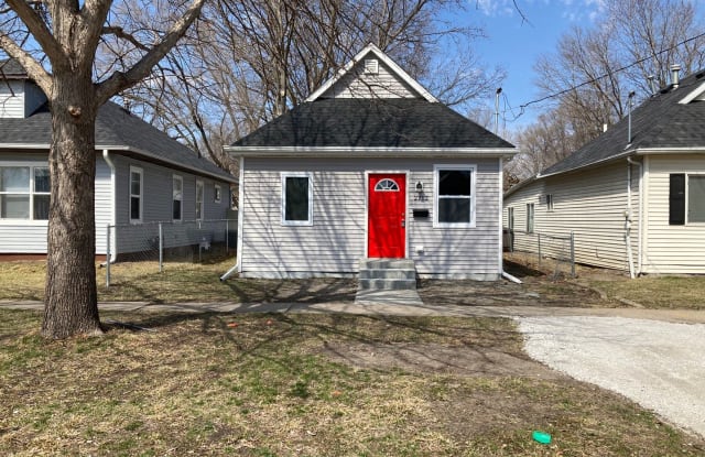 2712 Capitol Ave - 2712 Capitol Avenue, Des Moines, IA 50317