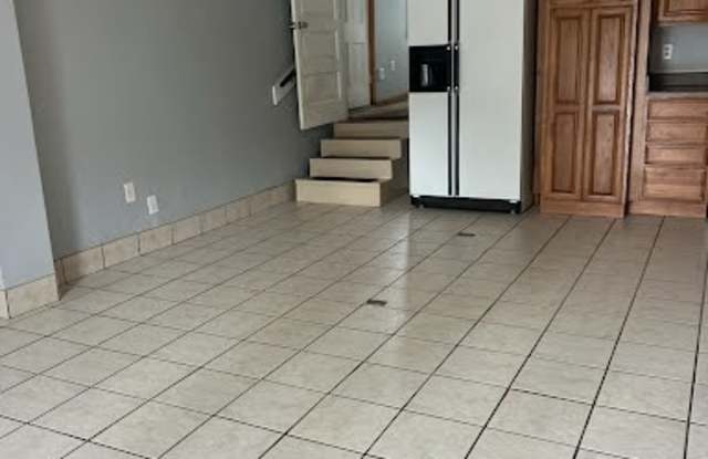 121 West Ashland Avenue