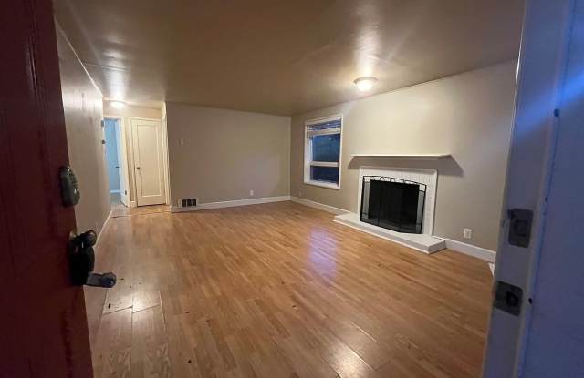 Photo of 20088 9th Ave Ne