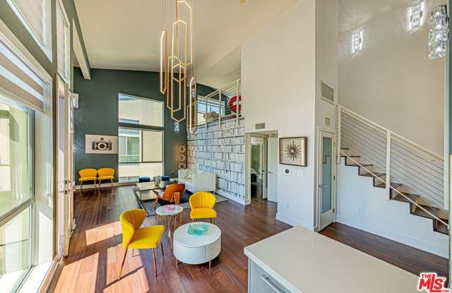 600 S Ridgeley Dr unit: Ph 1