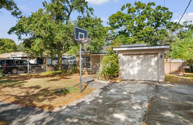 Prime South Tampa Gem: 3 Bed, 2 Bath Haven Near MacDill AFB  More!