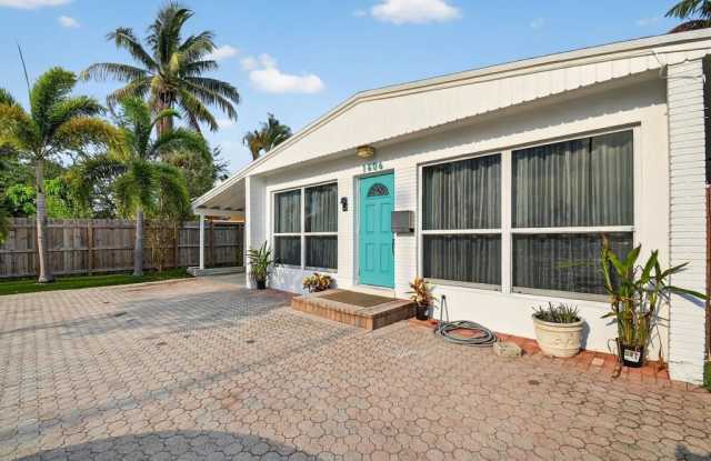 Photo of 1606 NE 15TH AV