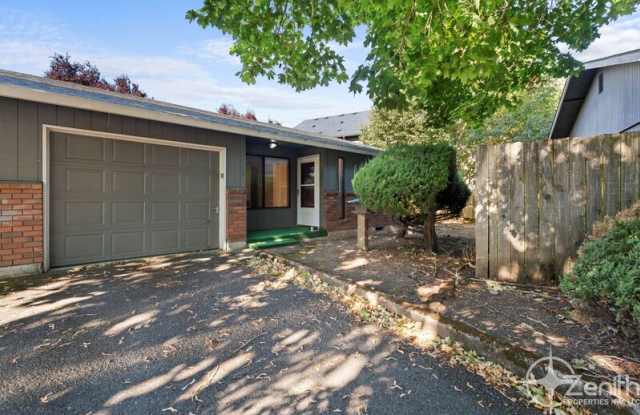 3103 NE Whitman Ave.
