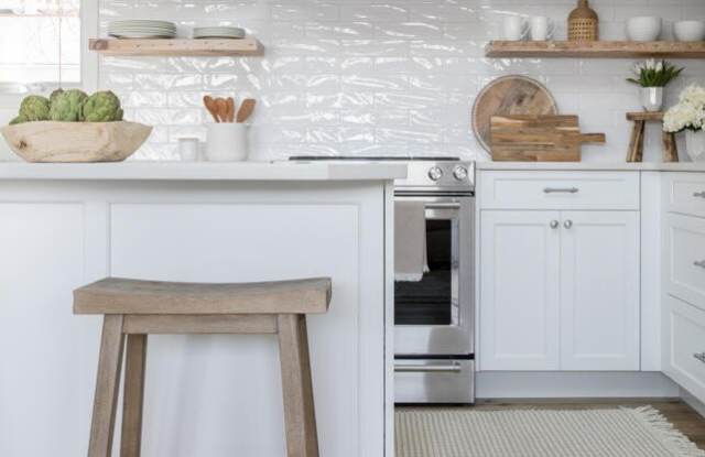 76 Bridge Avenue unit: Rear Cottage