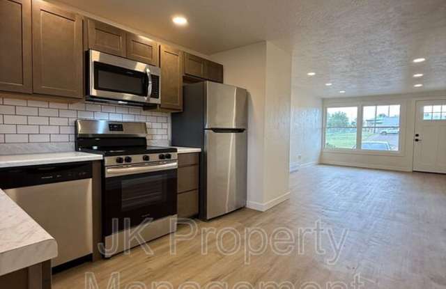 Photo of 2006 6th Street NE