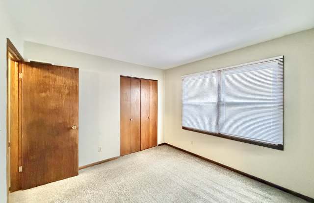 1922 North Randall Avenue - 5