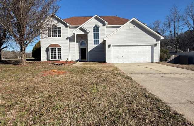 Photo of 3 bed | 2.5 bath | 2,630 sq ft