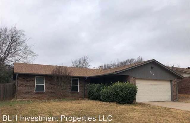 709 N Briarwood Dr