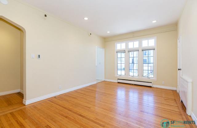 Lone Mountain: Bright Junior 1 Bed w/ Sleeping Alcove  Shared Laundry near GG Park