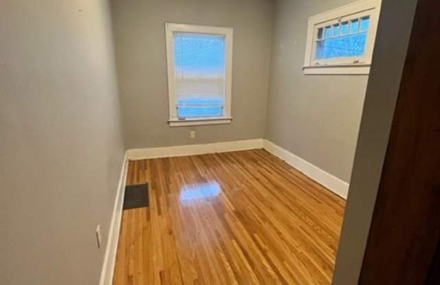 651 Norton Street - Up-East
