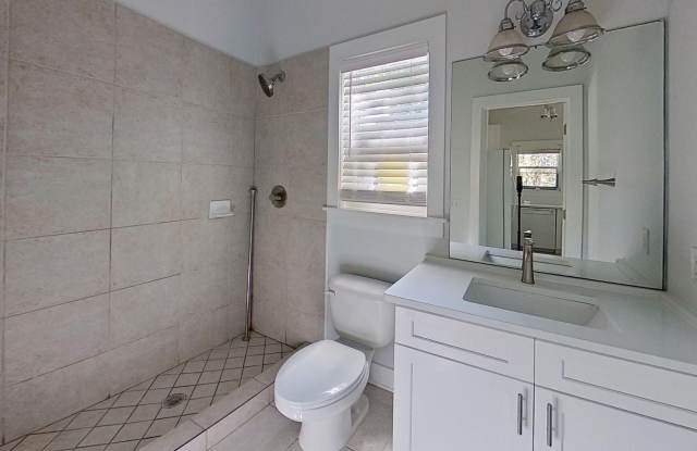 3 Bdrm Home with 3rd floor loft in Pt Washington