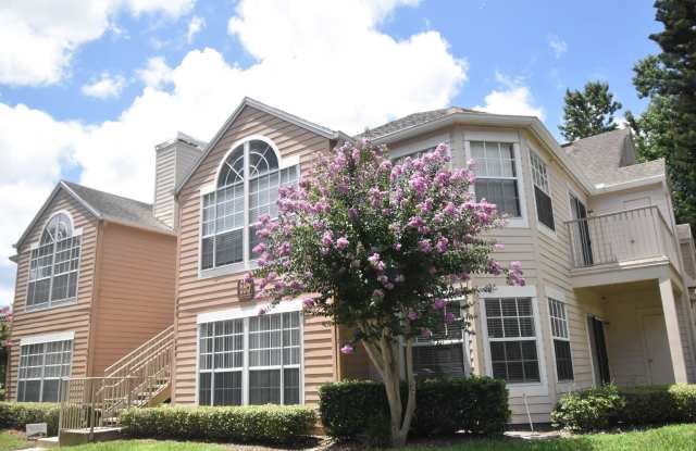 Meticulous 3BR/2BA Condo with Vaulted Ceilings in Hidden Springs – Available July 10th!