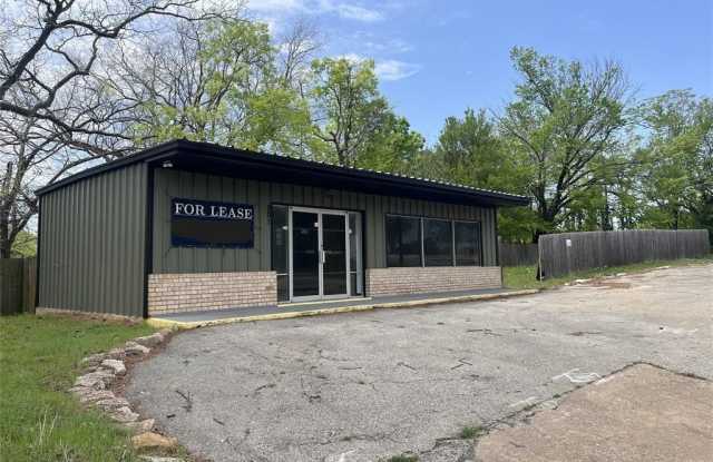 Photo of 901 N Tone Avenue