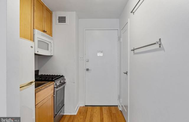 1810 RITTENHOUSE Square unit: 203