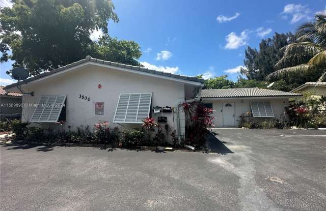 3500 N Riverside Dr