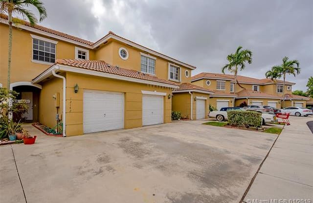 12142 SW 4th St - 12142 SW 4th St, Pembroke Pines, FL 33025