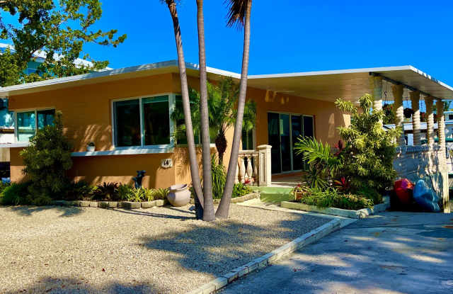 64 Seagate Boulevard