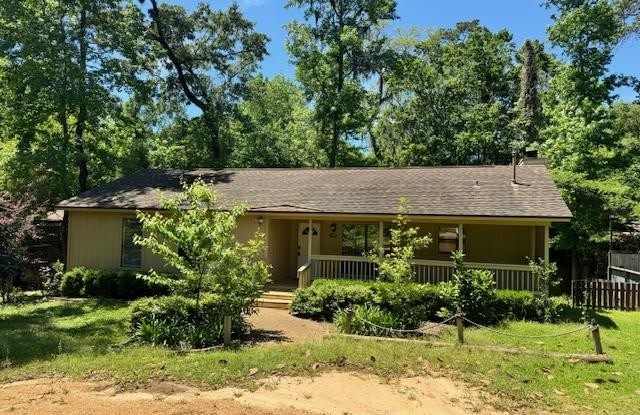 1804 S Magnolia Drive