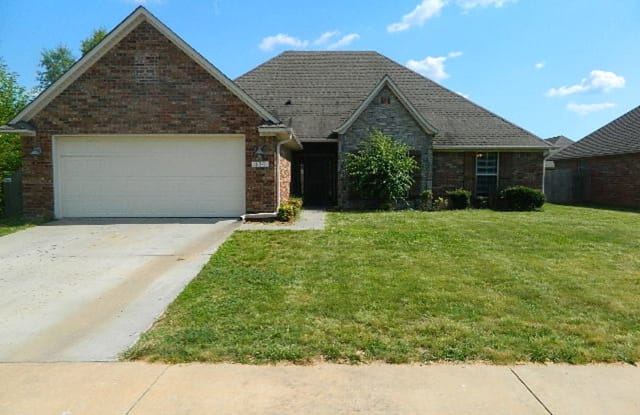 3611 W. McLaren Dr. - 3611 West Mclaren Drive, Fayetteville, AR 72704